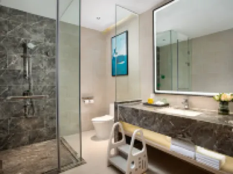 Holiday Inn SHANGHAI DISHUI LAKE by IHG Hotels near Shanghai Astronomy Museum