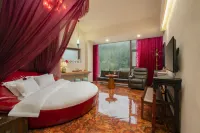 Shi'er Beihou Qingxixia Hotel Hotels in Suiyang