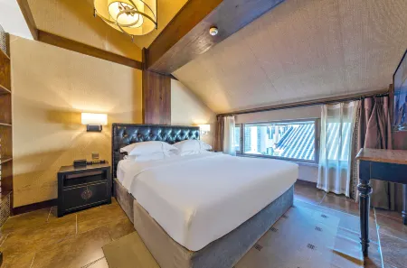 Share Year Hotel