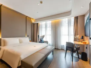 Atour Hotel (Haifeng West Road, Wuyue Square ，Hai Yan )