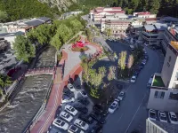 Four Seasons Fairy Tale Hotel (Jiuzhaigou Tourist Center)