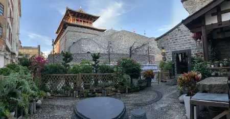 Changting Qingyi Pusu Inn Отели рядом с достопримечательностью «Tingzhou Confucian Temple»