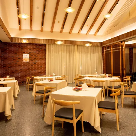 Elan Hotel