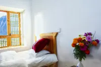 Danba Jiangji B & B