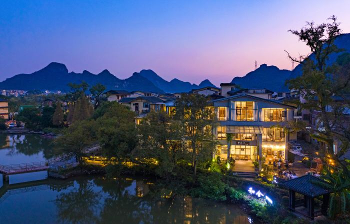 Heshe Lakeside Resort