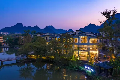 Heshe Lakeside Resort Hotel di 