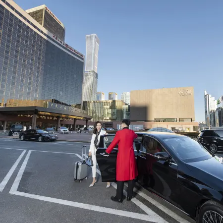 China World Hotel, Beijing, A Shangri-La Hotel Отели рядом с достопримечательностью «Станция метро Guomao»