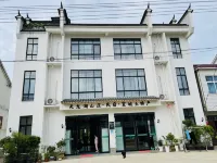 天龍湖山莊 楊柳花溪谷附近的飯店