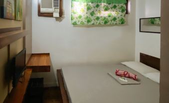 RedDoorz @ Sukitel Budget Hotel Nasugbu - Housity