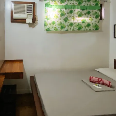 RedDoorz @ Sukitel Budget Hotel Nasugbu