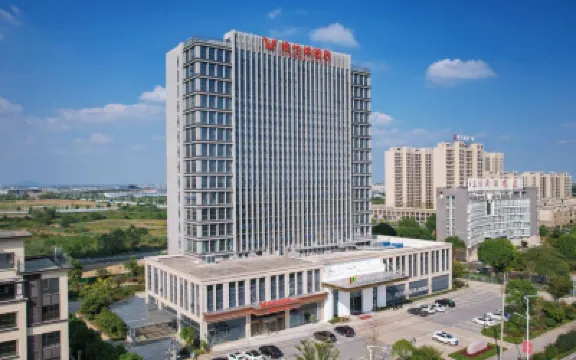 Vienna Hotel (Rongjian Building, He County, Ma on Shan) Hotels in He County