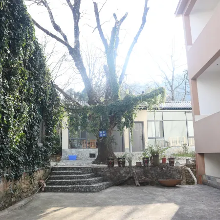 Xinping Lvli Piaoxiang Accommodation