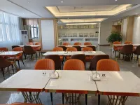 Vienna Hotel (Suining Central Street East Ring Island Branch)