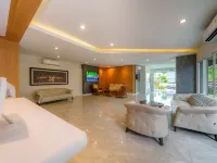 LHC HOTEL AND RESORT Hotels near Mum Aroi Naklua