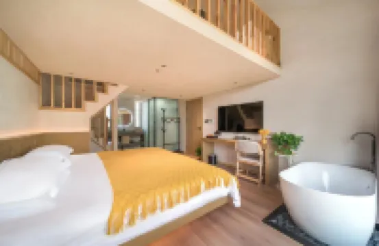 Jiuhuashan Shangquanlinshe Homestay (Roushen Baodian)