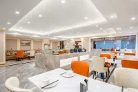 Vienna Hotel (Guangyuan Cangxi Branch) - parking