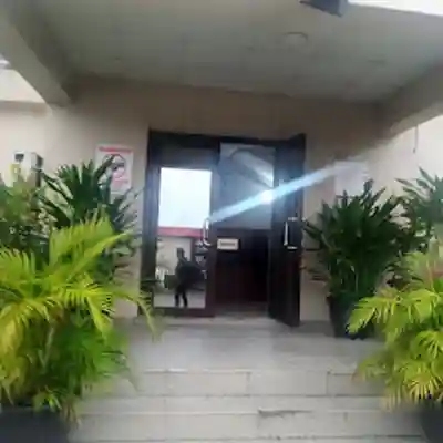 House 9 Royale Hotel Exterior