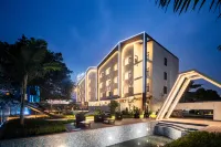 樂山縵境假日酒店（蘇稽古鎮景區店） 鄰近西岸第一城小區運動場的酒店