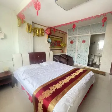 Dehui Daqian Fashion Hotel