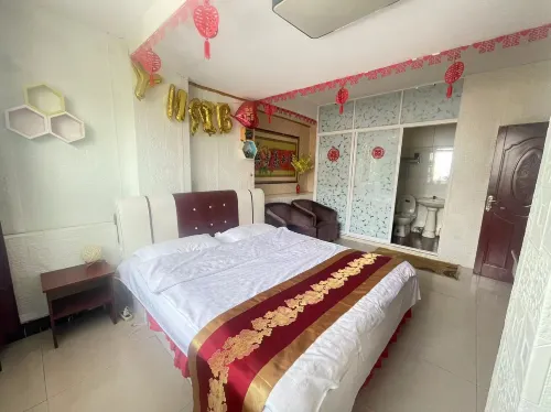 Dehui Daqian Fashion Hotel