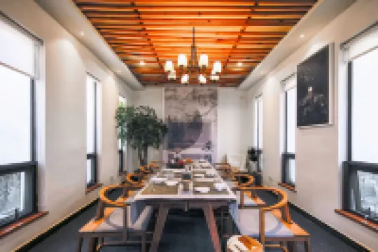 鍾靈水岸·Camping温泉度假美宿（西湖靈隱景區店）