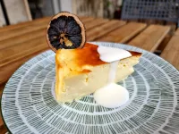 V Space CAPSULE CAFE MELAKA - Pensions