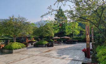 Qingcheng Mountain Back Mountain Yunshang Hotel