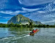 m&r house Hotels in Feuang