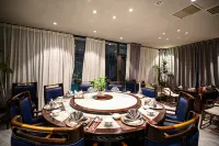 COURTYARD HOTEL