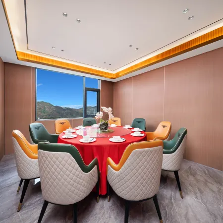 Yaduo Boya Hotel (Hengdian World Studios Ming and Qing Palace Gardens)