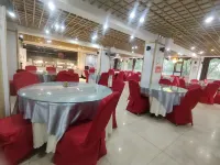 Manzhou Hotel Hotels in Pingchang County