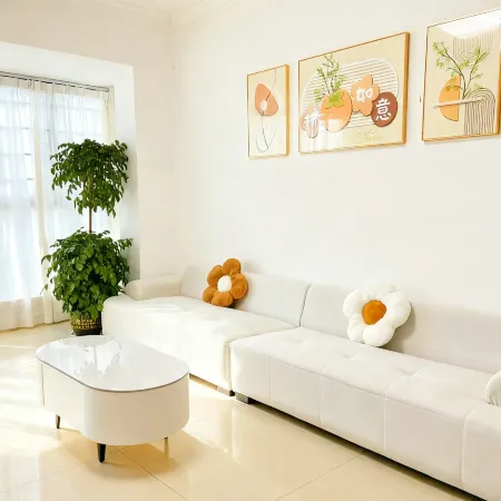 June Capsule Hostel (ASEAN Business District Subway Station)