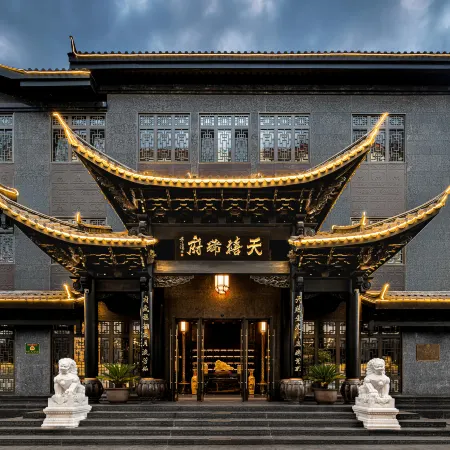 Lijiang Tianxi Ruifu Hotel