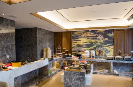 Till Bright Hotel (Shaoyang High-speed Railway Station) Отели рядом с достопримечательностью «Shaoyang University (Southeast to Shaoyang Bureau of Commerce)»