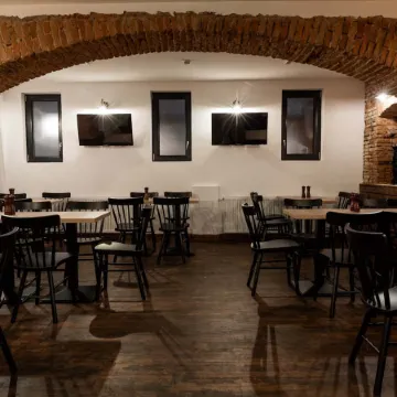 Casa Chitic - Hotel & Restaurant- STR Nicolae Balcescu 13