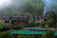 Floral Hotel · Quzhou Yueming Cangwu Hotel  (Ziweishan National Forest Park Branch) - Romantic