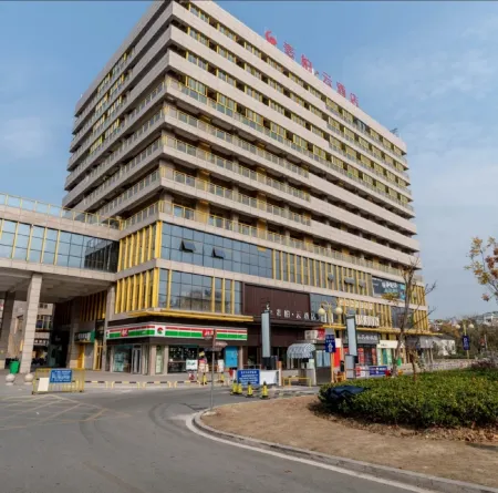 Superior Hotel (Wuhu University Town Store) Отели рядом с достопримечательностью «Anhui Technical College of Mechanical and Electrical Engineering»