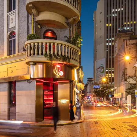Jinglai Hotel · Bushe (Shanghai People's Square Nanjing West Road Subway Station)