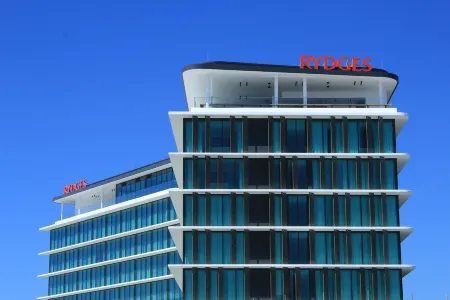 Rydges Gold Coast Airport, an EVT hotel Отели в г. Bilinga