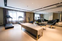 Homeinn Selected Hotel (Urumqi Railway Station Weixing Road)