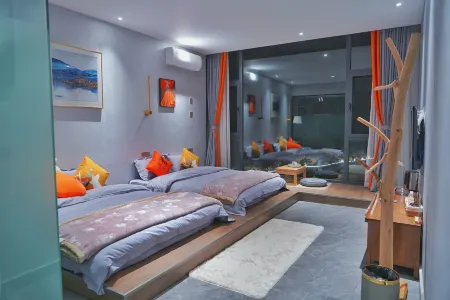 Fuxian Lake Xianqingyizhi Hotel Отели рядом с достопримечательностью «Fuxian Lake Shijia Cherry Blossom Garden»