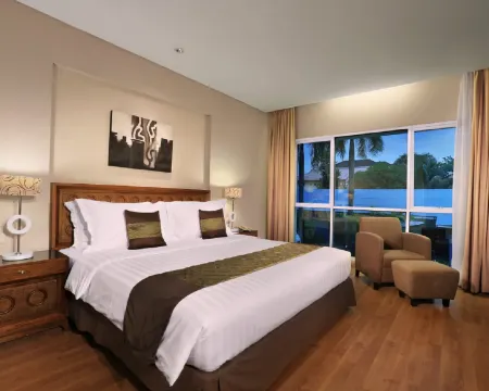 Aston Tanjung City Hotel Отели в г. Murung Pudak