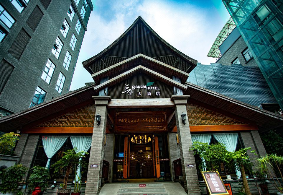 5. 산차이 호텔..