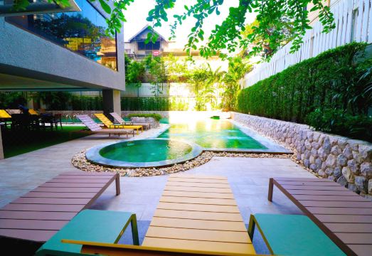 4. 시리 사톤 호텔..