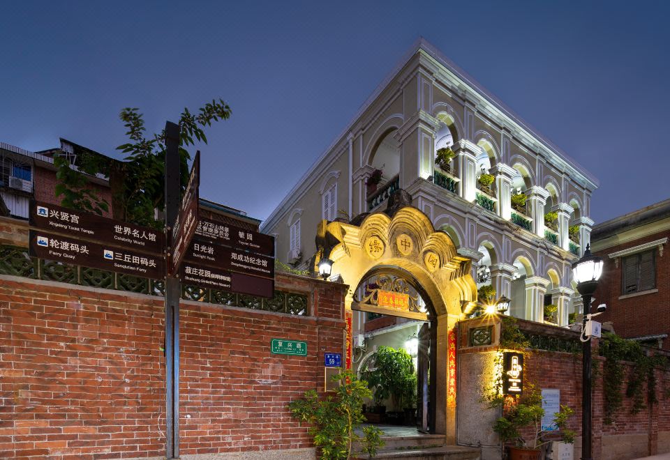 hotel overview picture