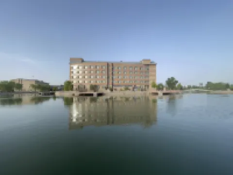 Vienna International Hotel (Aksu Airport Store) Hotel di 