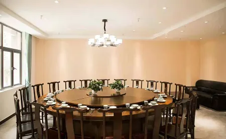 Mijingrong Resort Hotel (Yingshan Living Room Flagship)