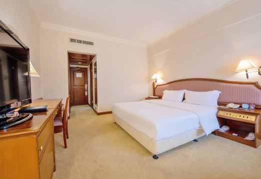 2. 노블 배지 호텔..