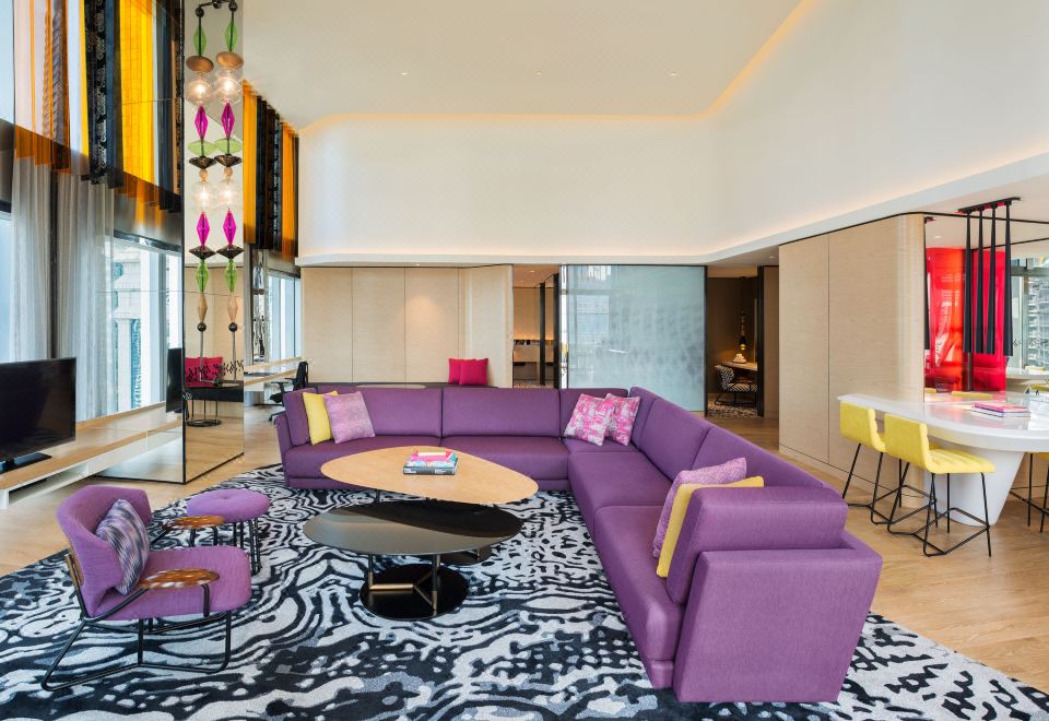 W 쿠알라 룸푸르의 수영장 야경