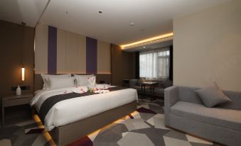 Lufeng Hotel (Ezhou High-Speed Railway Station)